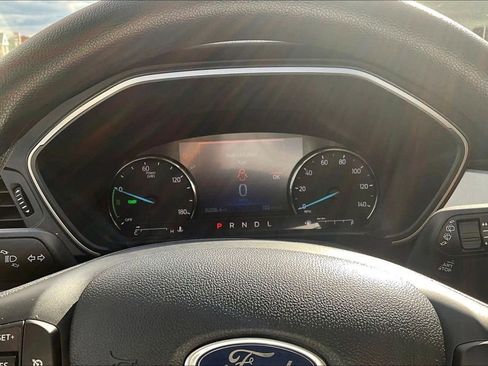 Used 2022 Ford Escape SE image 16