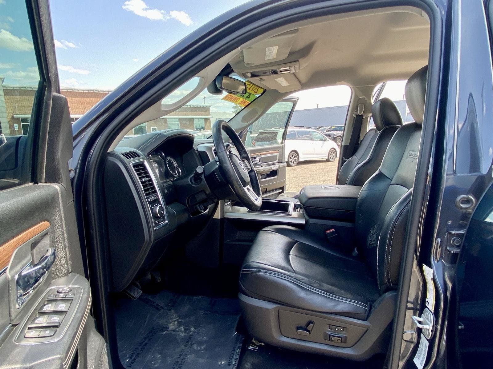 Used 2015 RAM 2500 Laramie w/ Convenience Group AWD/4WD image 2