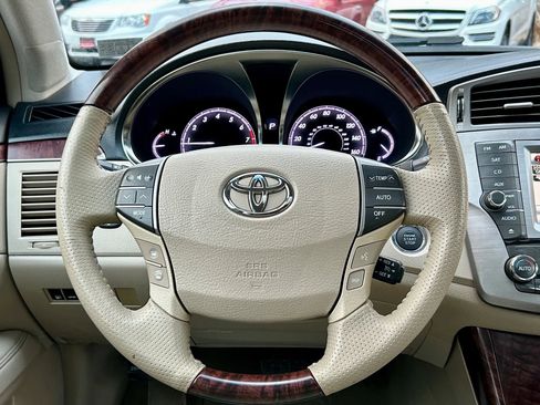 Used 2012 Toyota Avalon Limited image 21