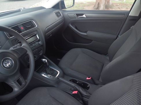 Used 2012 Volkswagen Jetta Sedan FWD image 12