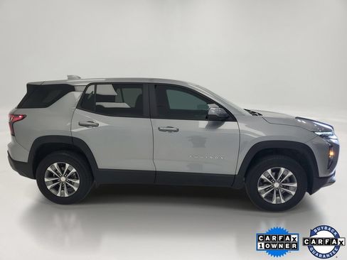 Used 2025 Chevrolet Equinox LT FWD image 4