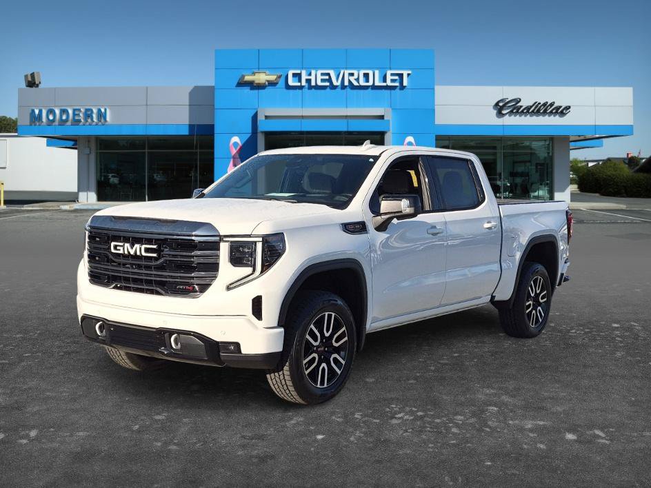 Used 2024 GMC Sierra 1500 AT4 w/ Technology Package AWD/4WD image 1
