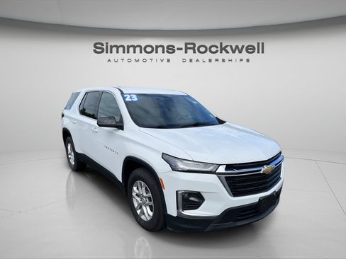 Used 2023 Chevrolet Traverse LS AWD/4WD image 7
