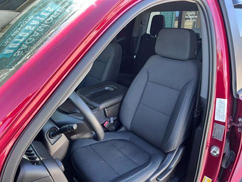 Used 2019 Chevrolet Silverado 1500 Custom w/ Custom Value Package AWD/4WD image 21