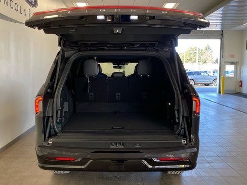 New 2025 Lincoln Navigator L Black Label image 9