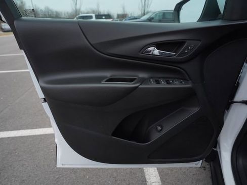 Used 2022 Chevrolet Equinox LT w/ Driver Convenience Package image 15