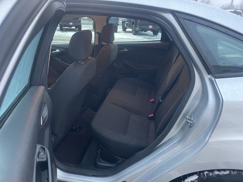 Used 2018 Ford Focus SE image 16