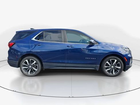 Used 2022 Chevrolet Equinox LT FWD image 2