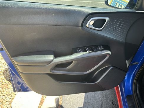 Used 2020 Kia Soul GT-Line FWD image 10
