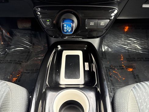 Used 2016 Toyota Prius Three image 20