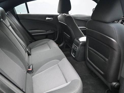 Used 2016 Dodge Charger SE image 29