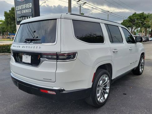 Used 2023 Jeep Grand Wagoneer Series II image 5