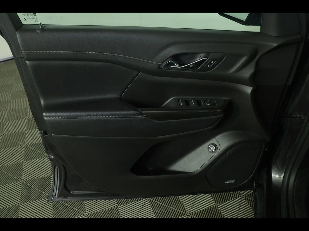 Used 2019 GMC Acadia SLT AWD/4WD image 11