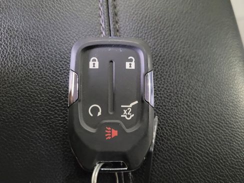 Used 2023 GMC Terrain SLT w/ Tech Package AWD/4WD image 32