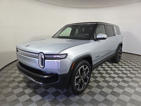 Used 2025 Rivian R1S Adventure AWD/4WD image 1
