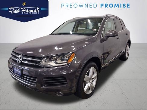 Used 2012 Volkswagen Touareg TDI image 1