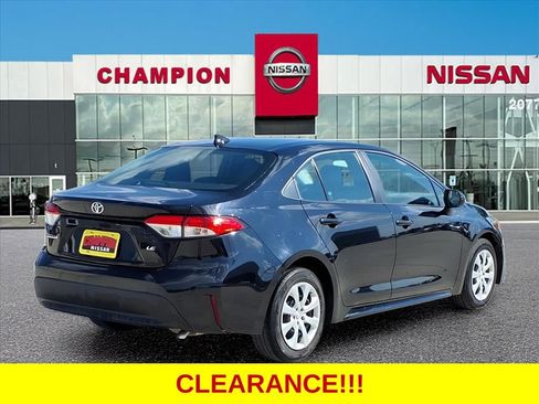 Used 2023 Toyota Corolla LE image 7