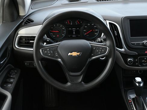 Used 2020 Chevrolet Equinox LS w/ LS Convenience Package FWD image 6
