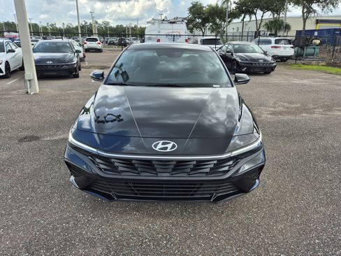 New 2026 Hyundai Elantra SEL Sport FWD image 2