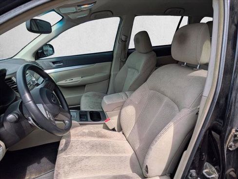 Used 2010 Subaru Outback 2.5i Premium AWD/4WD image 8