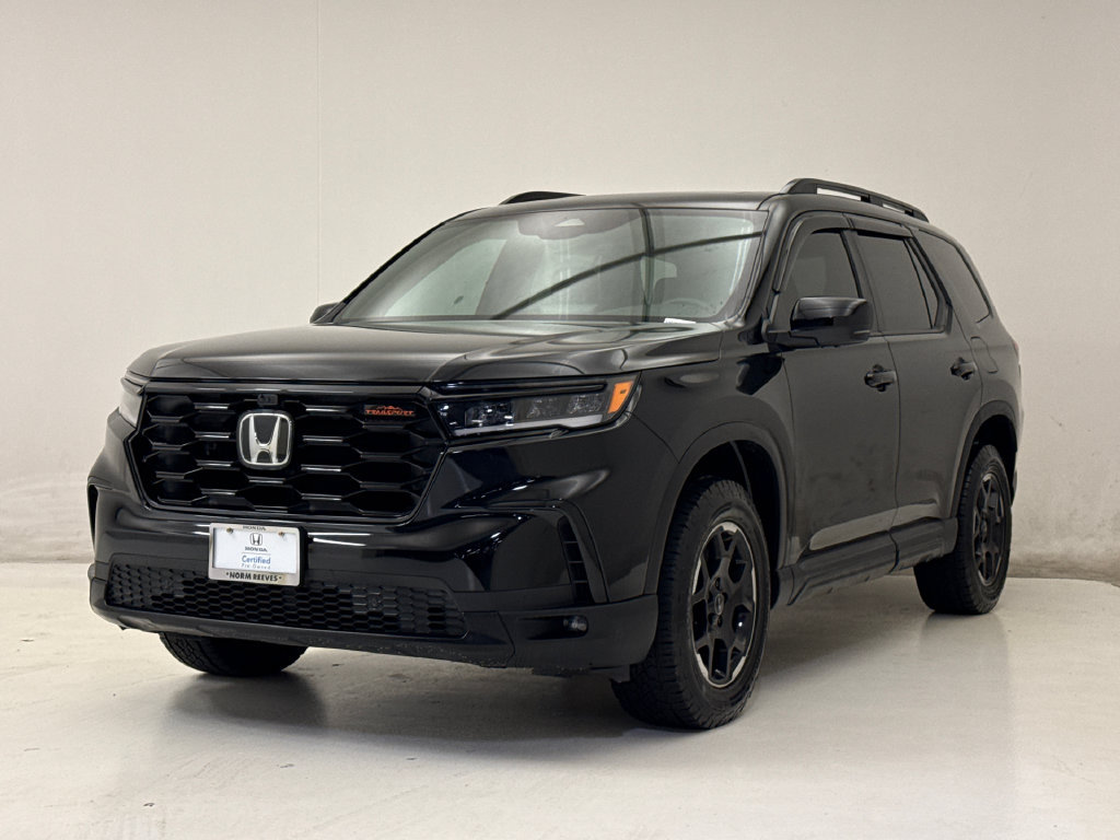 Certified 2025 Honda Pilot TrailSport image 2