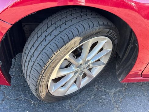 Used 2013 Lexus CT 200h w/ Premium Pkg w/Navigation FWD image 18