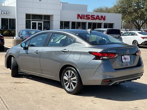 Used 2025 Nissan Versa SV image 7