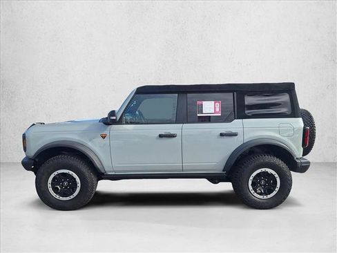 Used 2021 Ford Bronco Badlands image 8