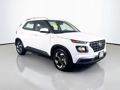 Used 2023 Hyundai Venue SEL w/ Cargo Package FWD image 10