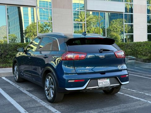 Used 2017 Kia Niro Touring FWD image 3