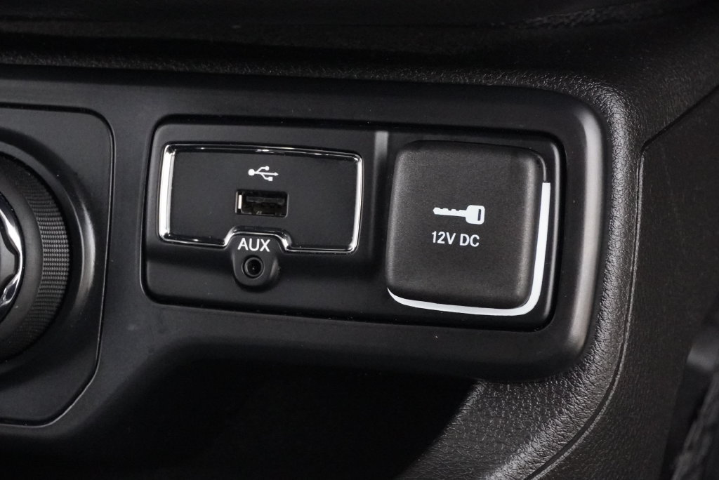 Used 2023 Jeep Renegade Altitude w/ Convenience Group I AWD/4WD image 16