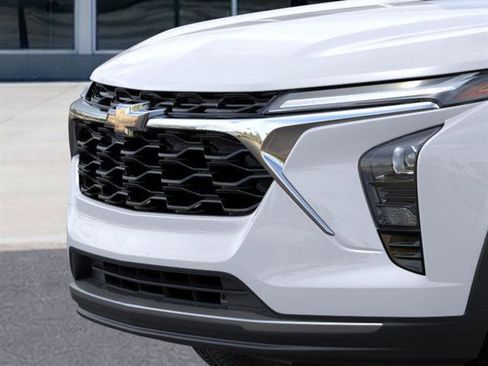 New 2026 Chevrolet Trax LT w/ Driver Confidence Package image 7