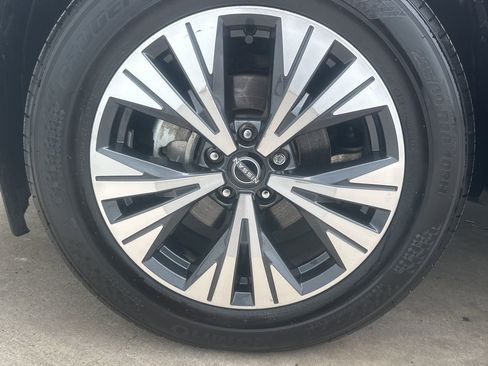 Used 2023 Nissan Rogue SV FWD image 24