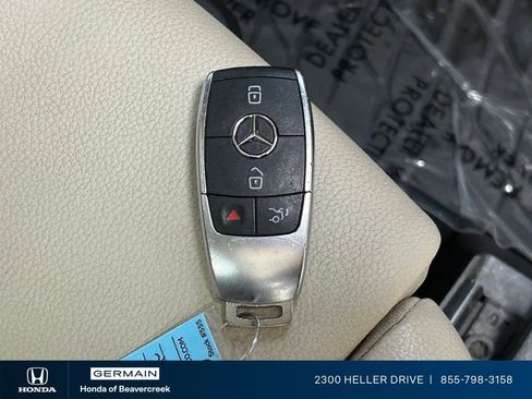 Used 2022 Mercedes-Benz GLB 250 4MATIC image 32