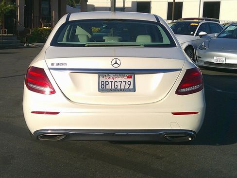 Used 2017 Mercedes-Benz E 300 E 300 Luxury Sedan image 5