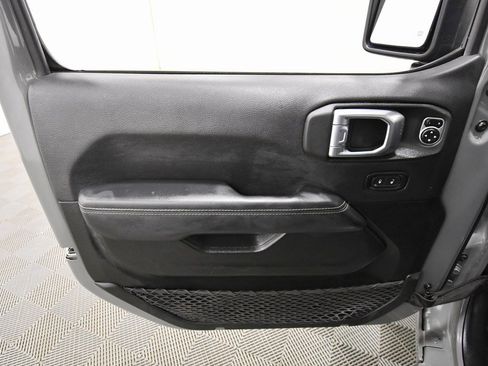 Used 2023 Jeep Wrangler Unlimited Sahara image 12