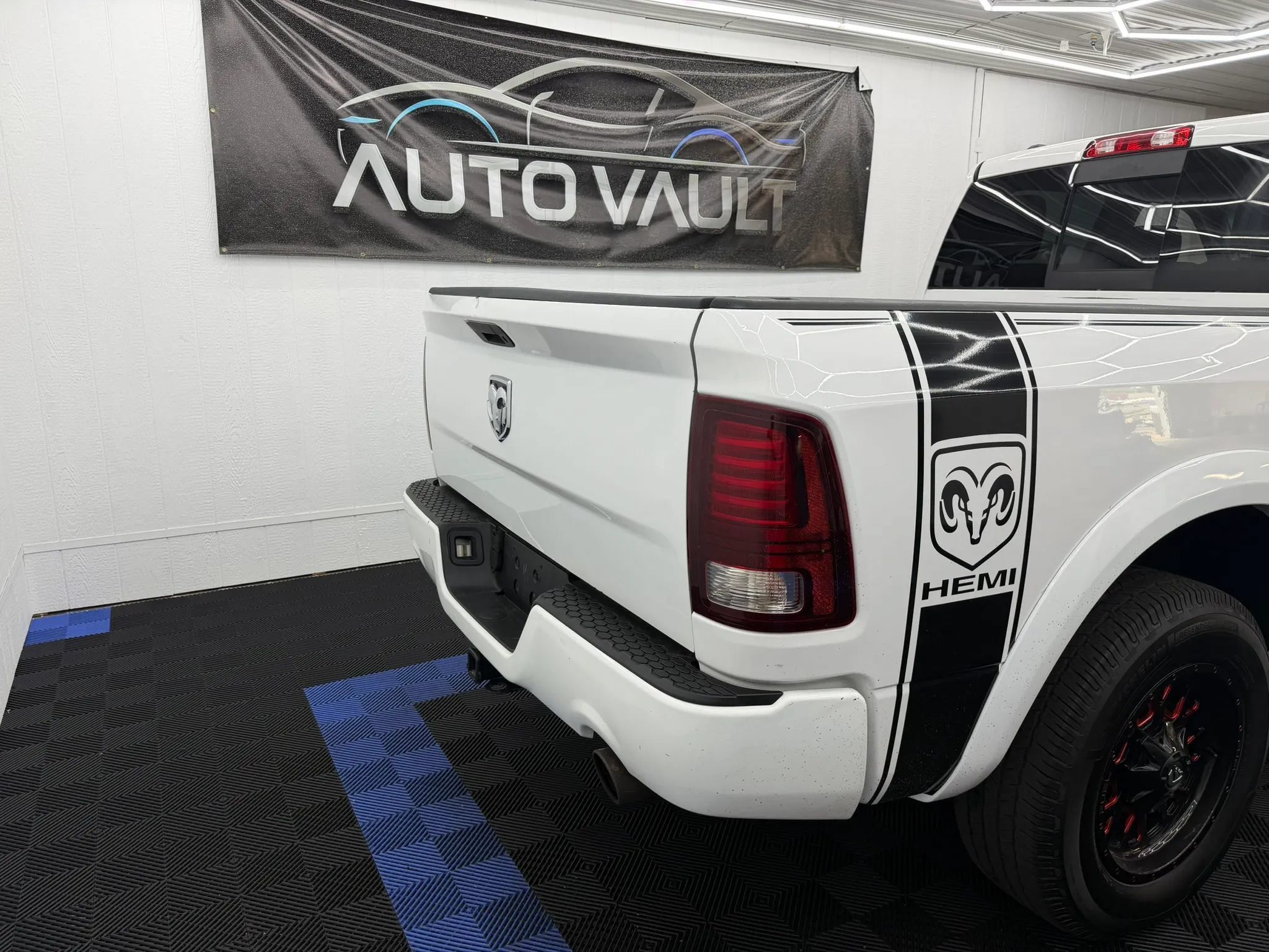 Used 2015 RAM 1500 Sport AWD/4WD image 2