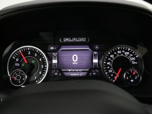 Used 2022 RAM 1500 Big Horn AWD/4WD image 10