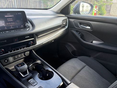 Used 2025 Nissan Rogue SV FWD image 43