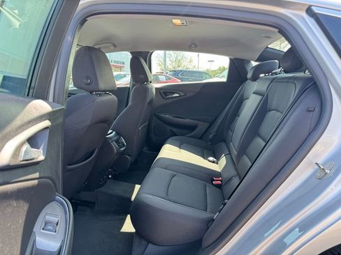 Used 2018 Chevrolet Malibu LT image 16