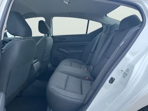 Used 2025 Nissan Altima 2.5 SV FWD image 30