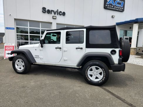 Used 2017 Jeep Wrangler Unlimited Sport w/ Quick Order Package 24S AWD/4WD image 19