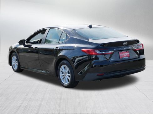 Certified 2025 Toyota Camry LE FWD image 5