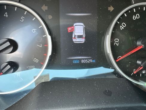 Used 2021 Toyota RAV4 LE FWD image 4