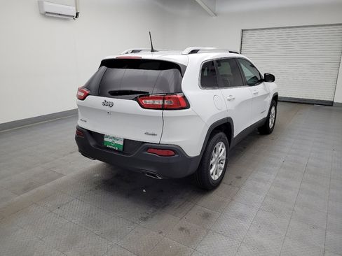 Used 2018 Jeep Cherokee Latitude Plus image 9
