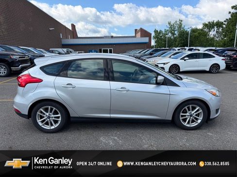 Used 2018 Ford Focus SE FWD image 1