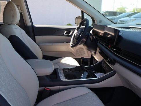 New 2026 Kia Carnival EX FWD image 7