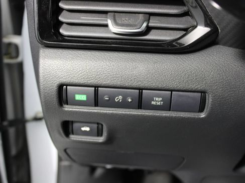 Used 2024 Nissan Sentra SV FWD image 14