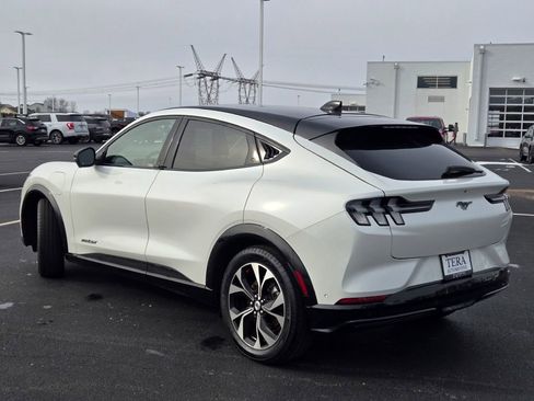 Used 2021 Ford Mustang Mach-E Premium image 19