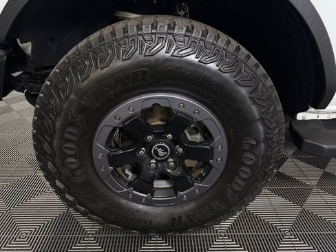 Used 2022 Ford Bronco Wildtrak image 11